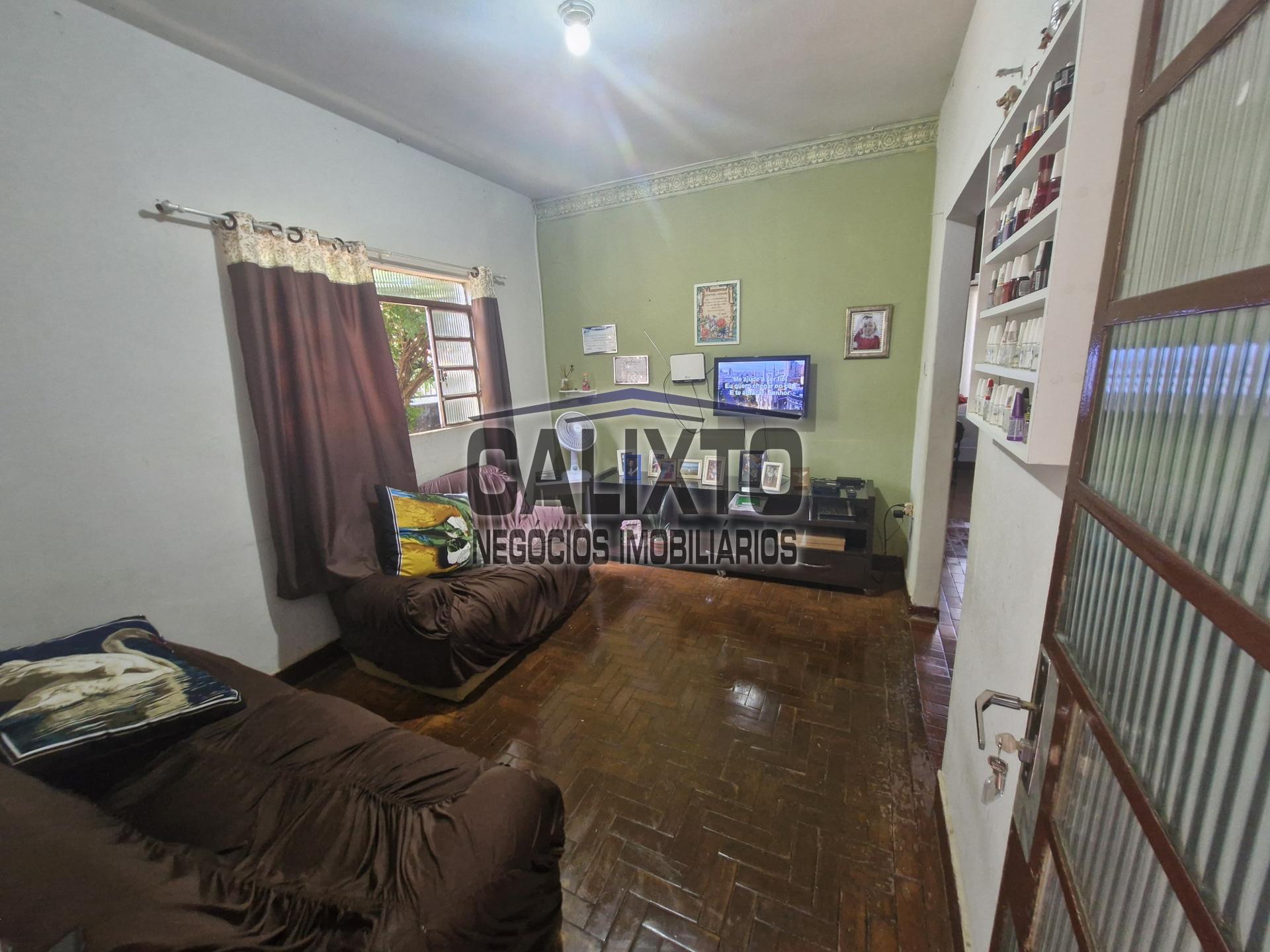 CASA BAIRRO OSVALDO REZENDE