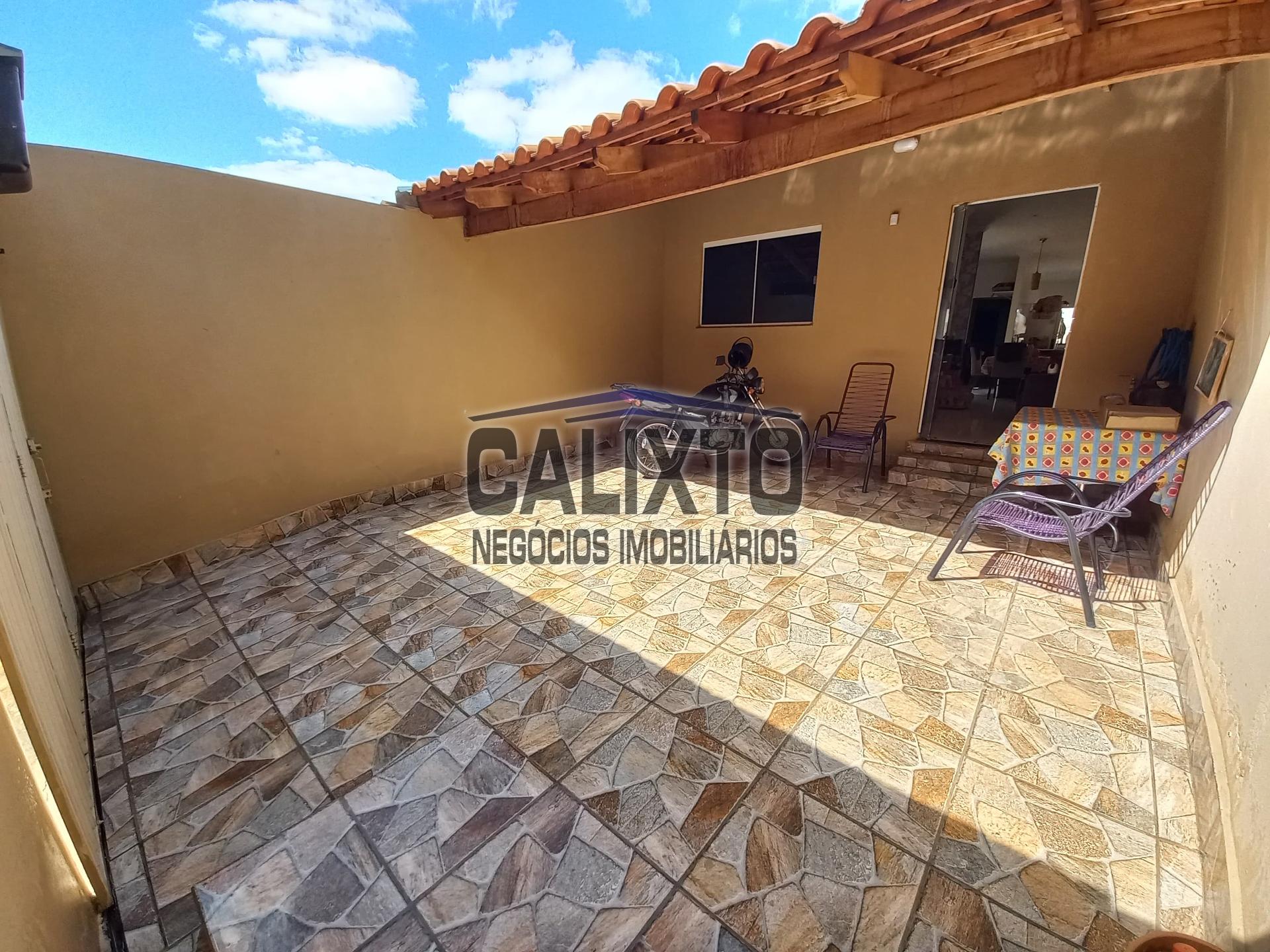 CASA BAIRRO DONA ZULMIRA
