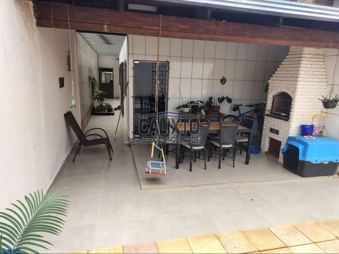CASA BAIRRO SANTA MONICA