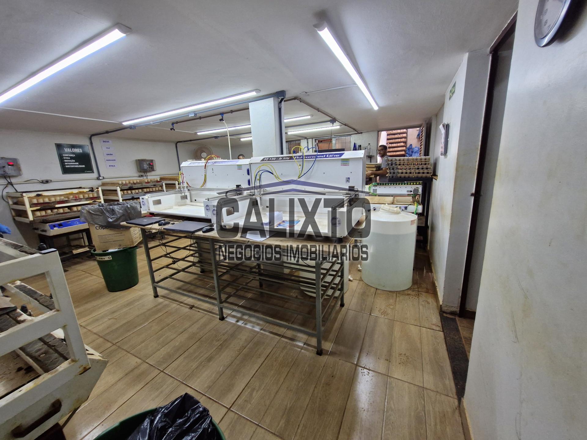 CASA COMERCIAL BAIRRO TUBALINA