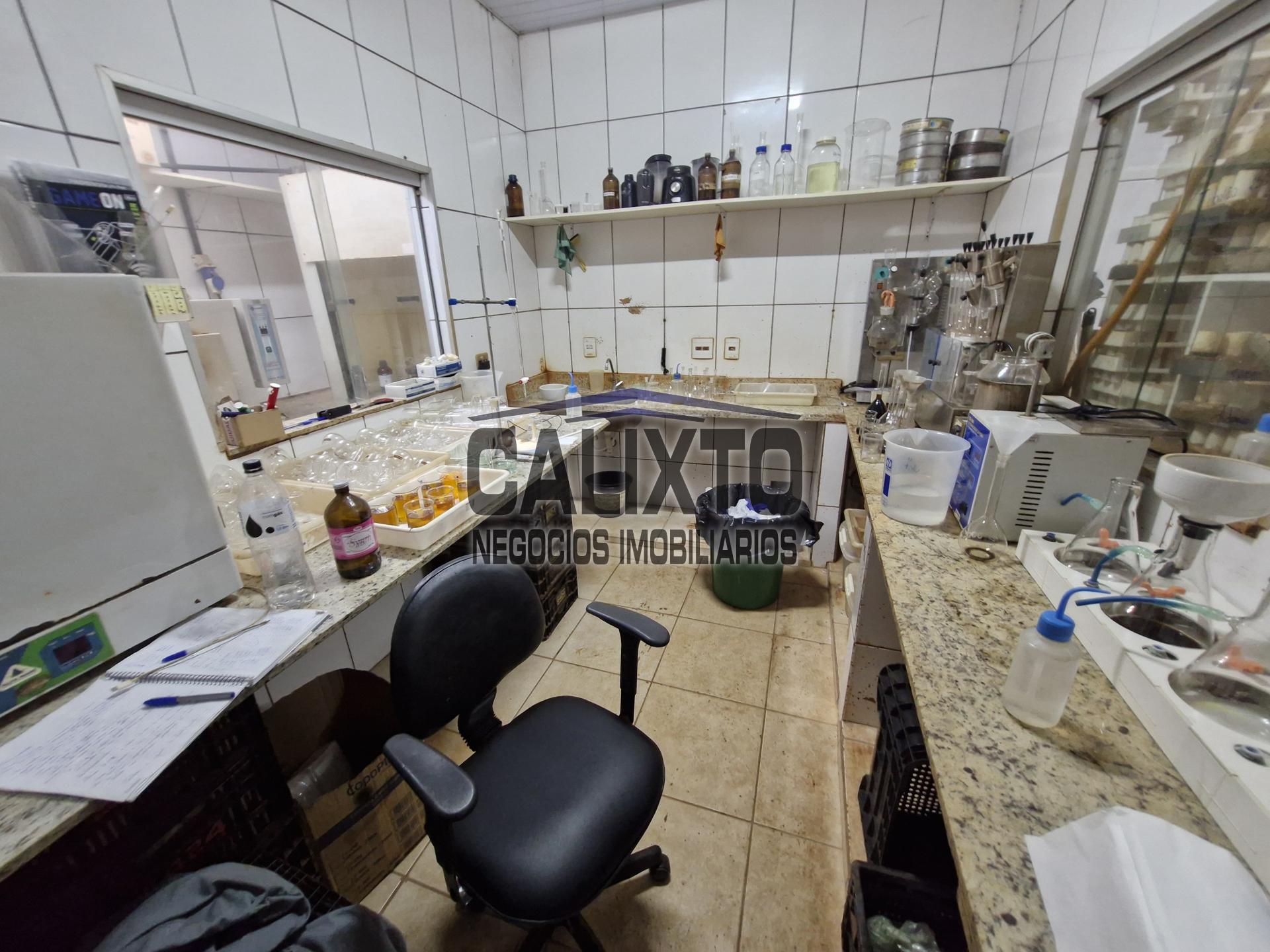CASA COMERCIAL BAIRRO TUBALINA