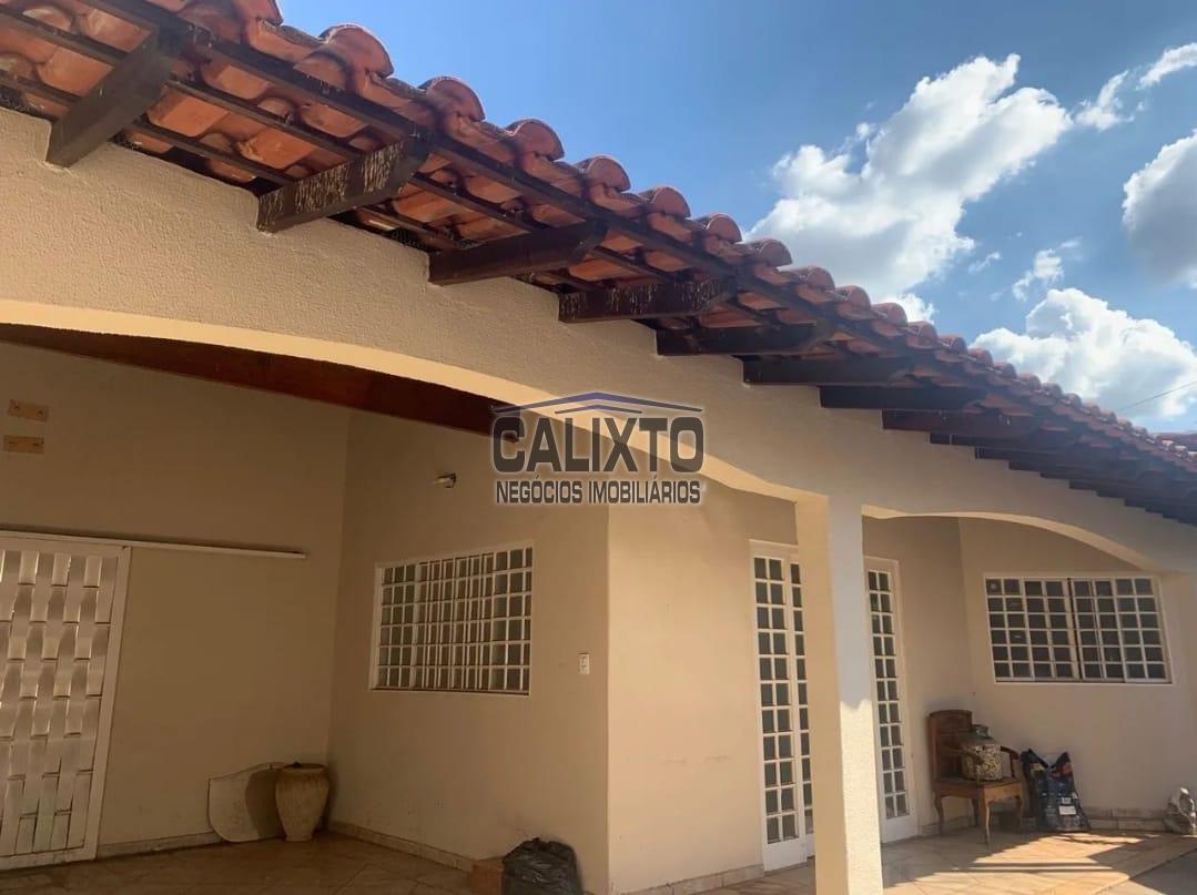 CASA BAIRRO JARDIM BRASILIA