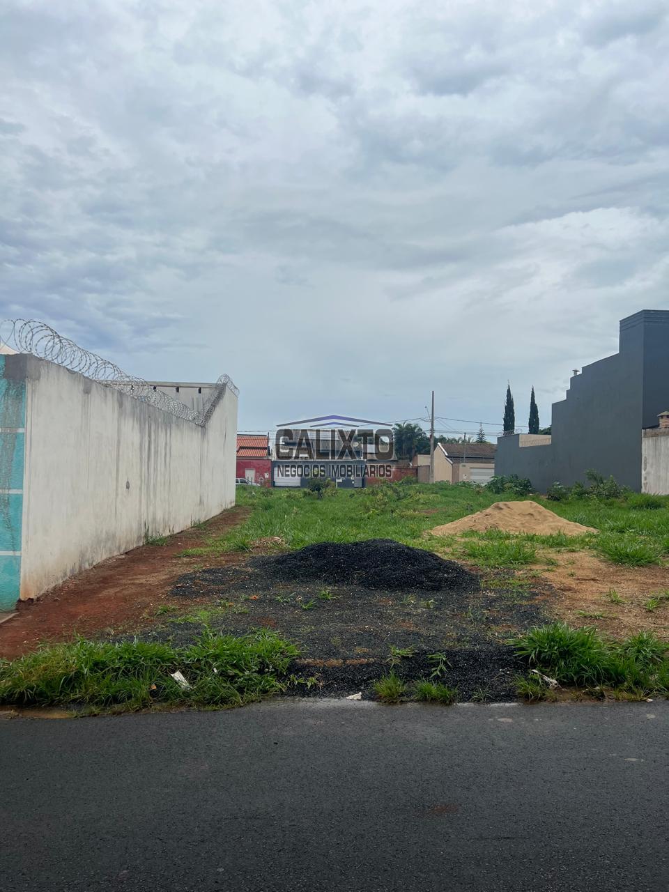 TERRENO BAIRRO NEW GOLDEN VILLE
