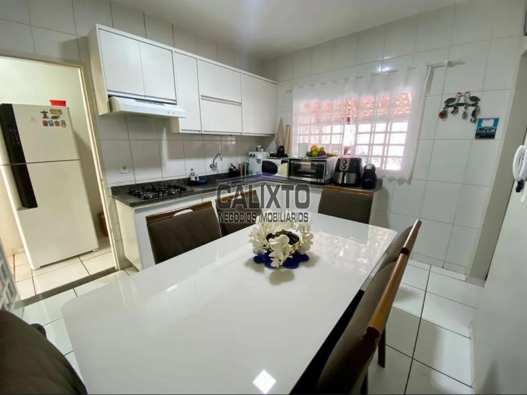 CASA BAIRRO JARDIM HOLANDA