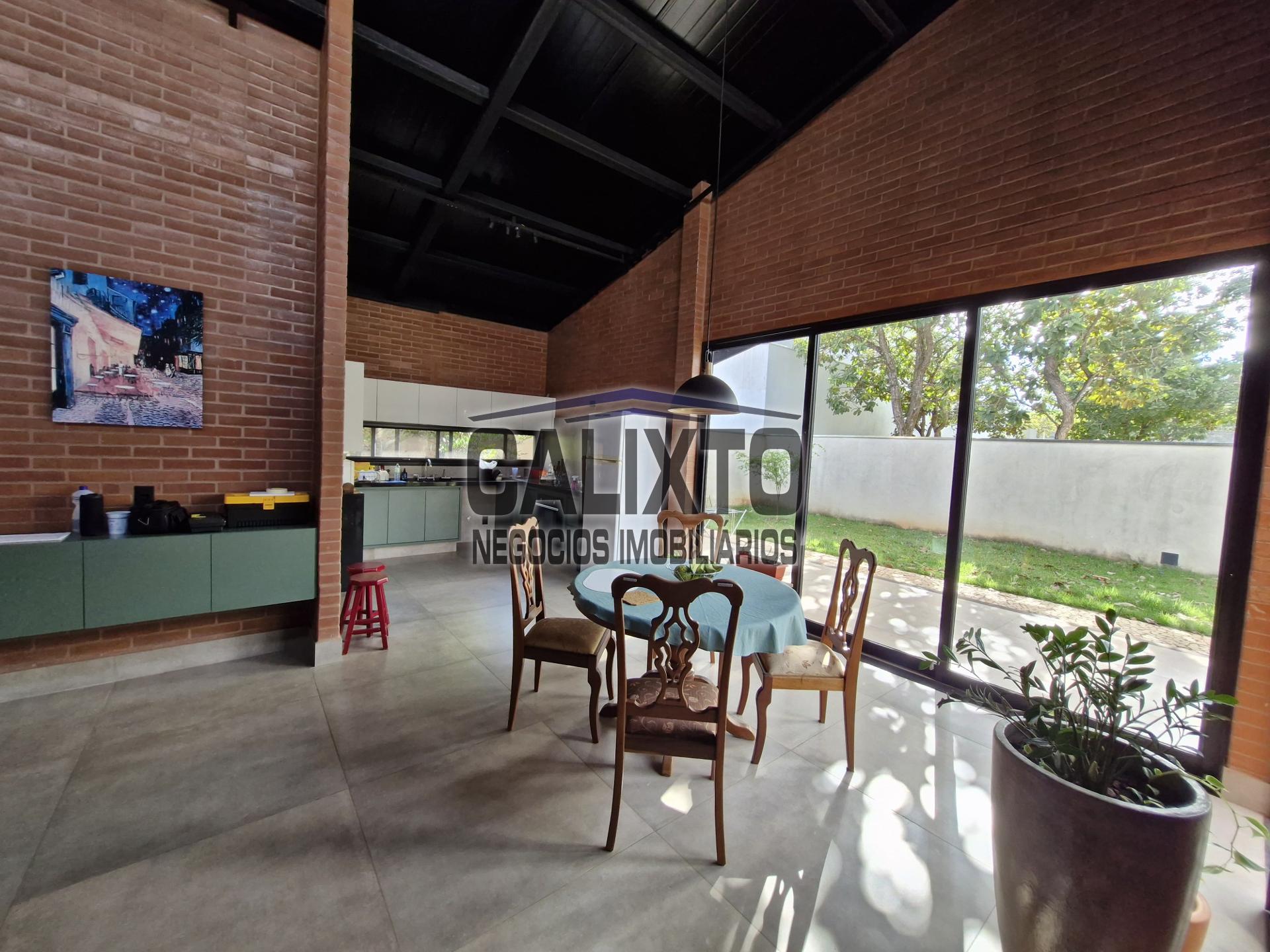 CASA CONDOMINIO ARTS