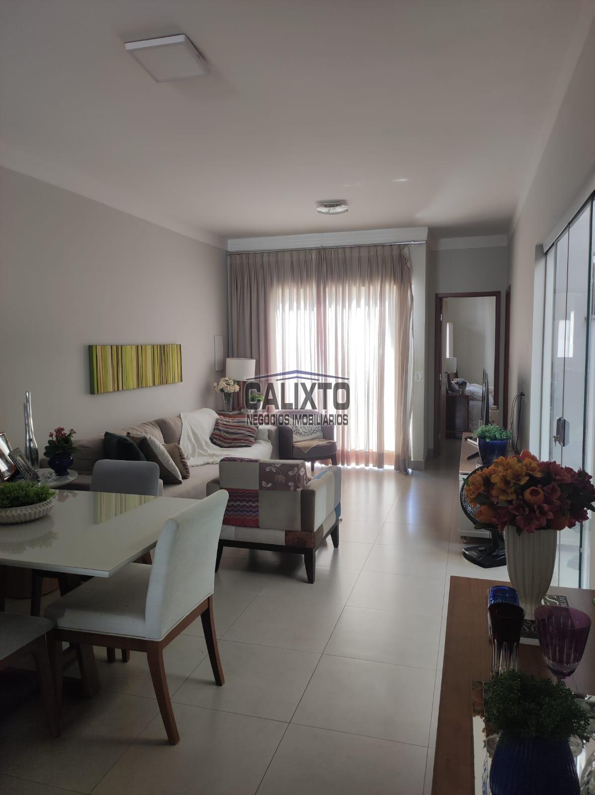 CASA BAIRRO NEW GOLDEN VILLE