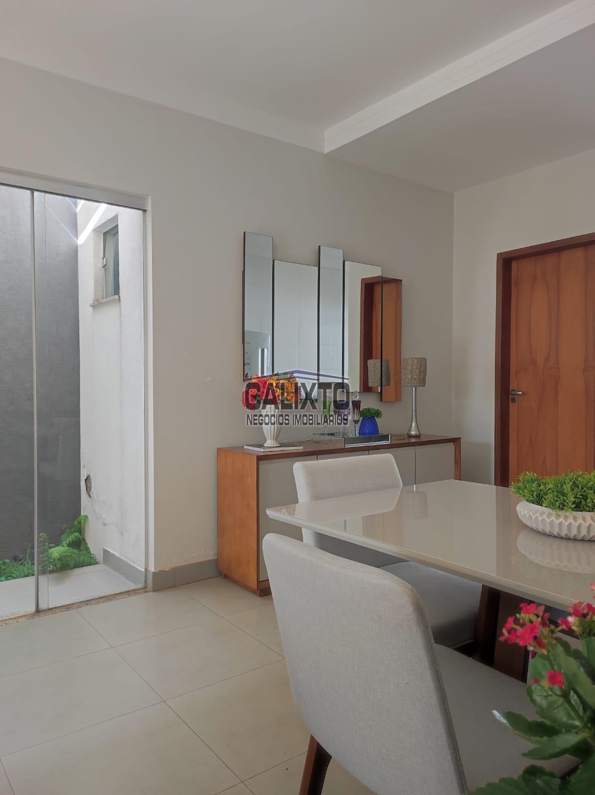 CASA BAIRRO NEW GOLDEN VILLE