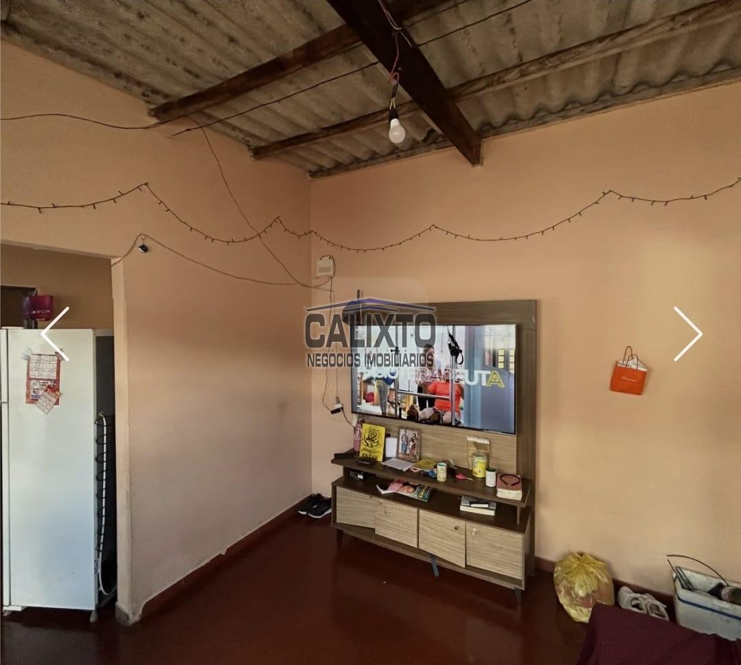 CASA BAIRRO OSVALDO REZENDE