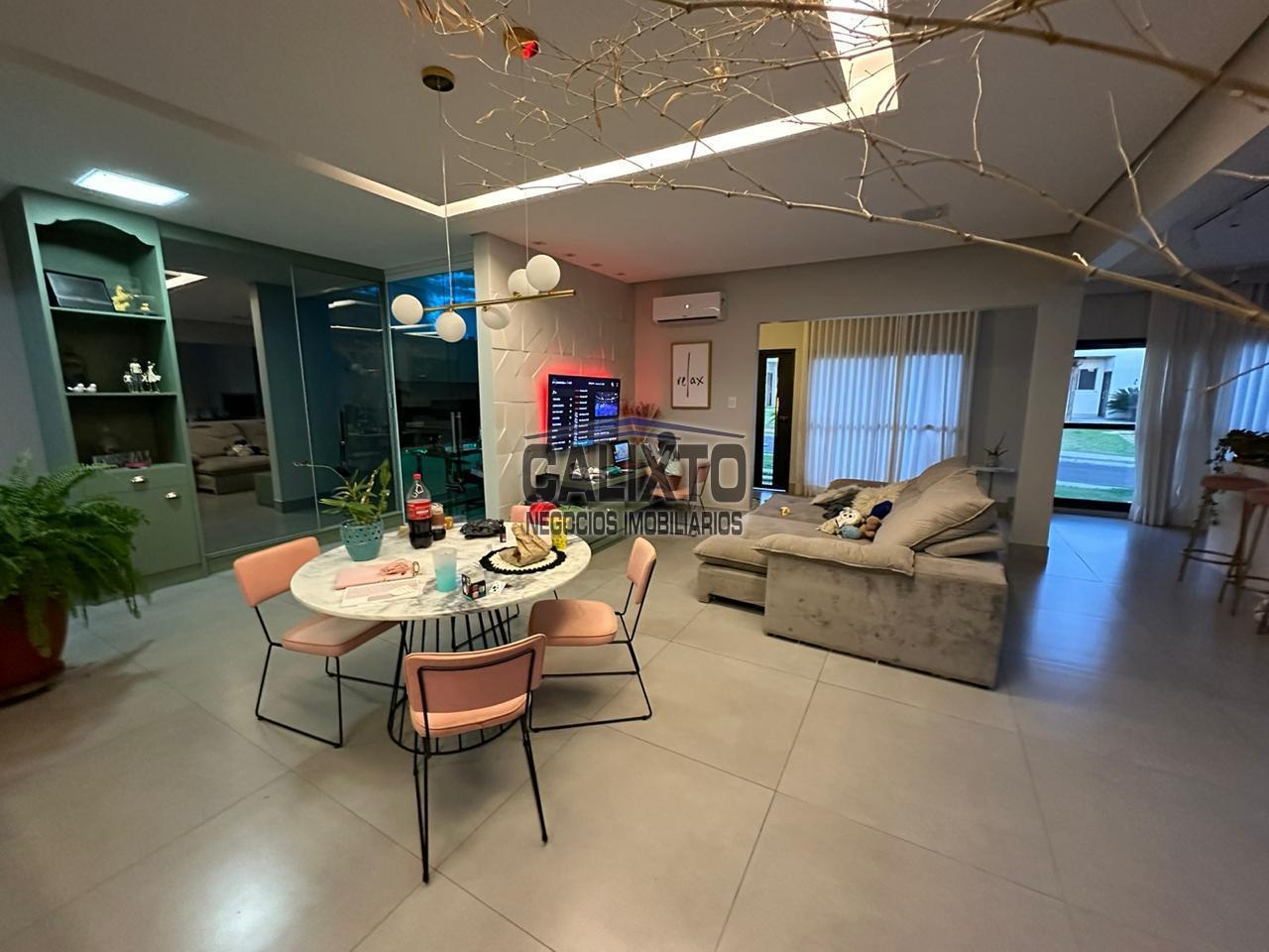 CASA CONDOMINIO MANHATTAN