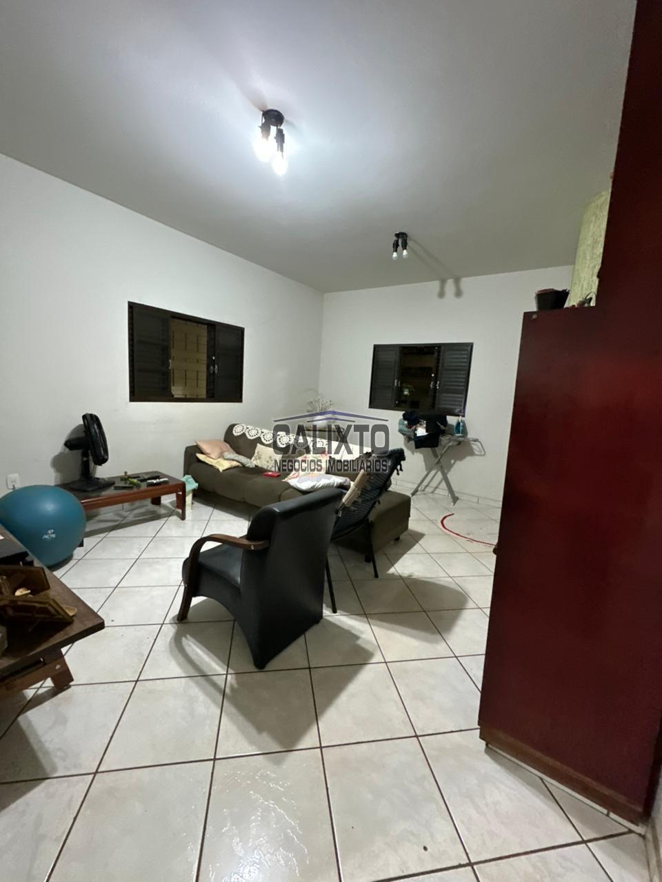 CASA BAIRRO CUSTODIO PEREIRA