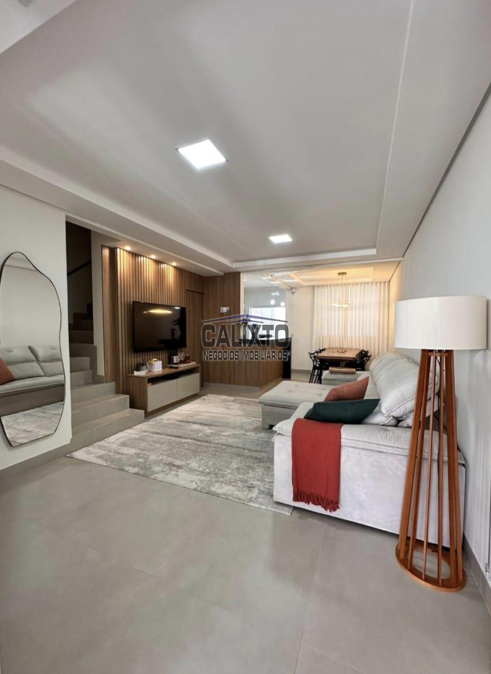 SOBRADO BAIRRO GRAND VILLE