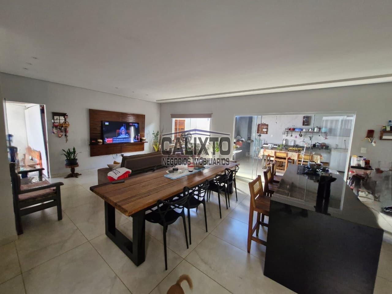 IMOVEL COMERCIAL BAIRRO SEGISMUNDO PEREIRA