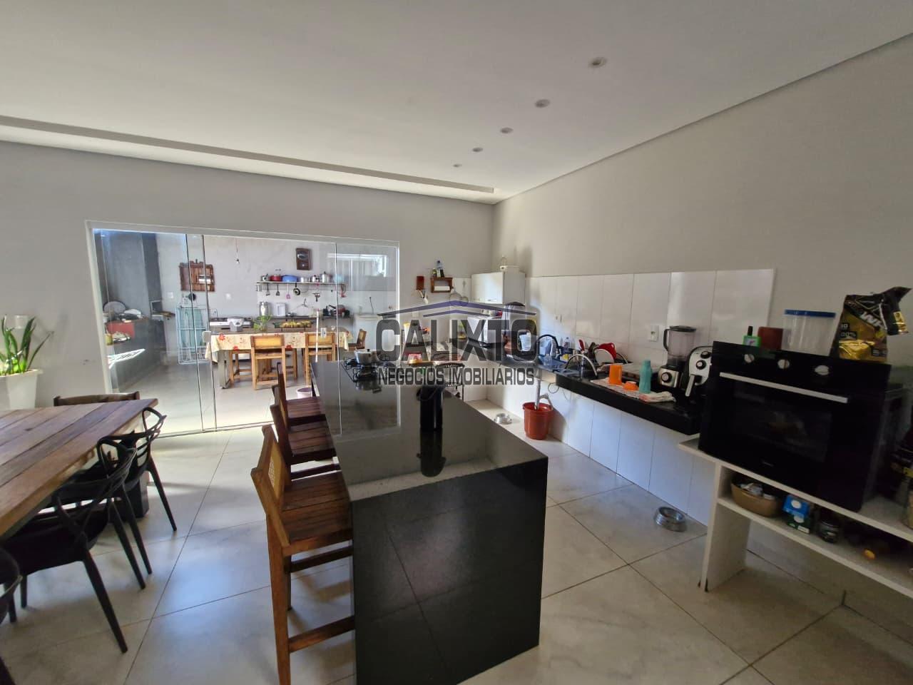 IMOVEL COMERCIAL BAIRRO SEGISMUNDO PEREIRA