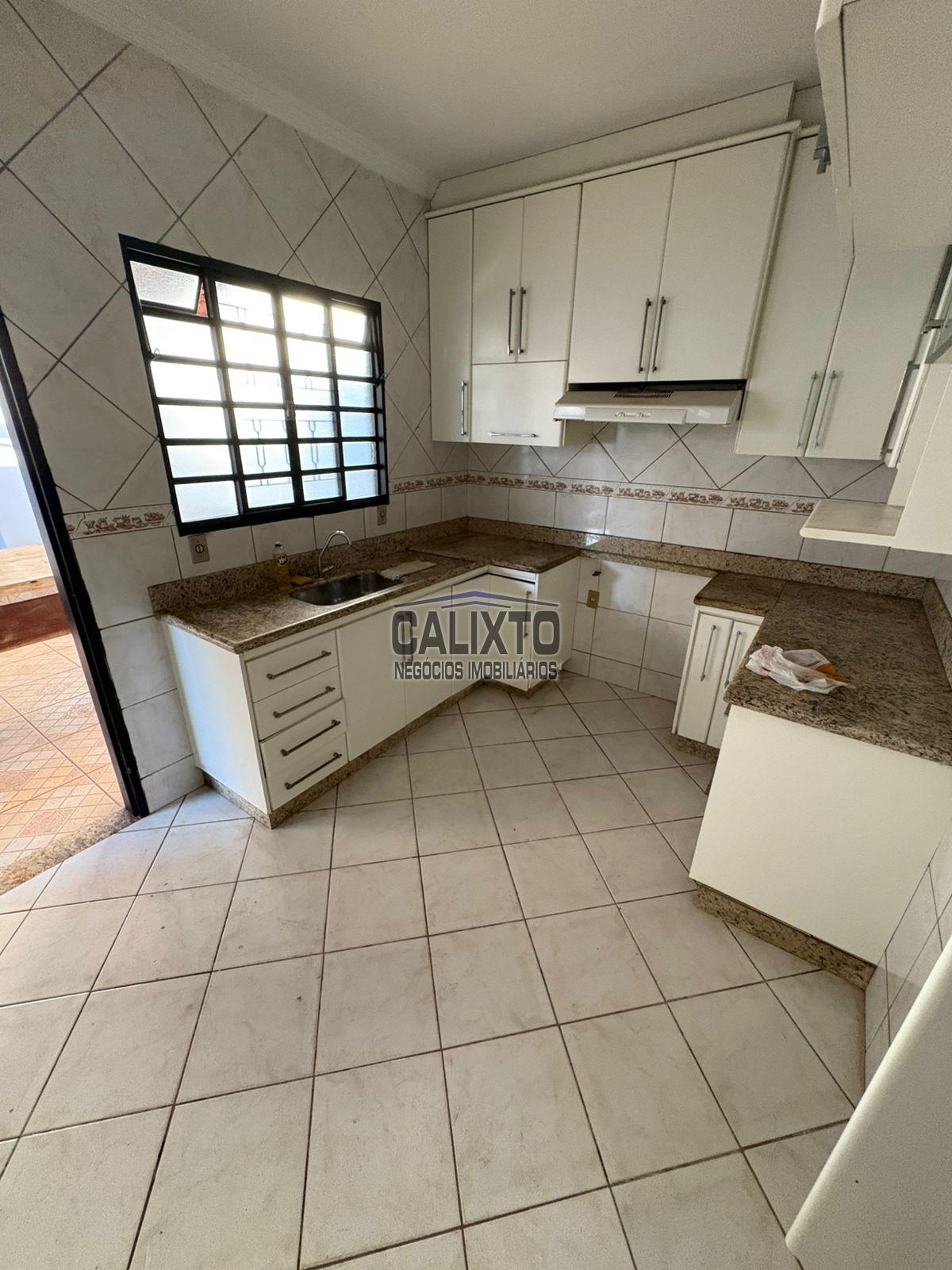 CASA BAIRRO SANTA LUZIA
