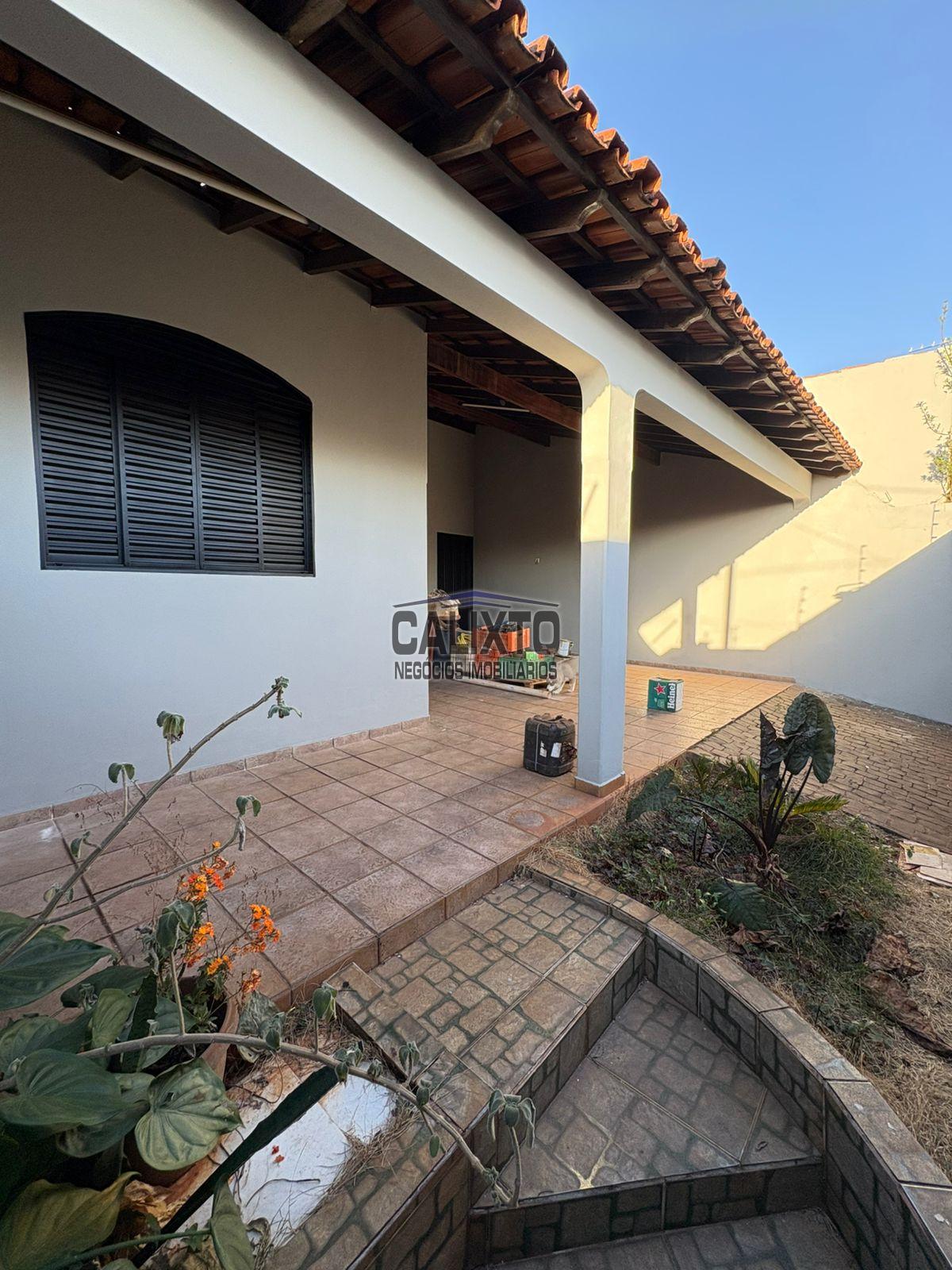 CASA BAIRRO SANTA LUZIA