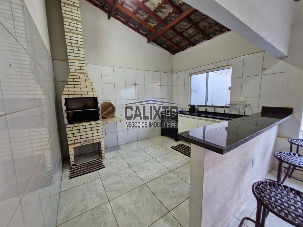 CASA BAIRRO NEW GOLDEN VILLE