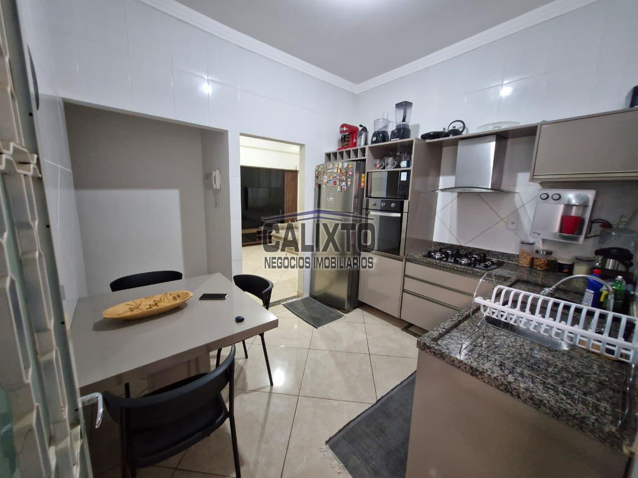 CASA BAIRRO NEW GOLDEN VILLE