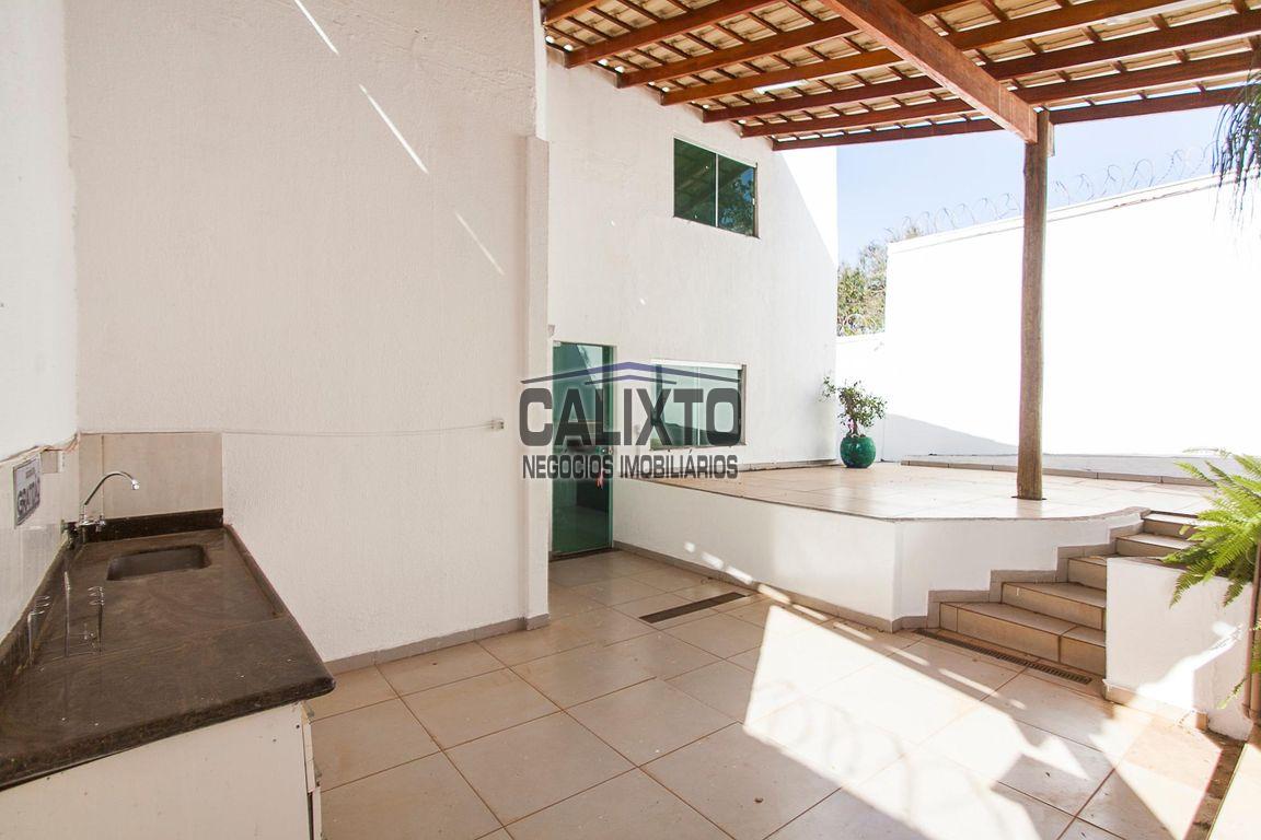 CASA BAIRRO JARDIM KARAIBA