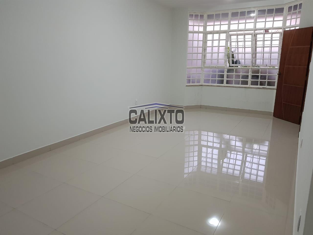 CASA BAIRRO SANTA MONICA