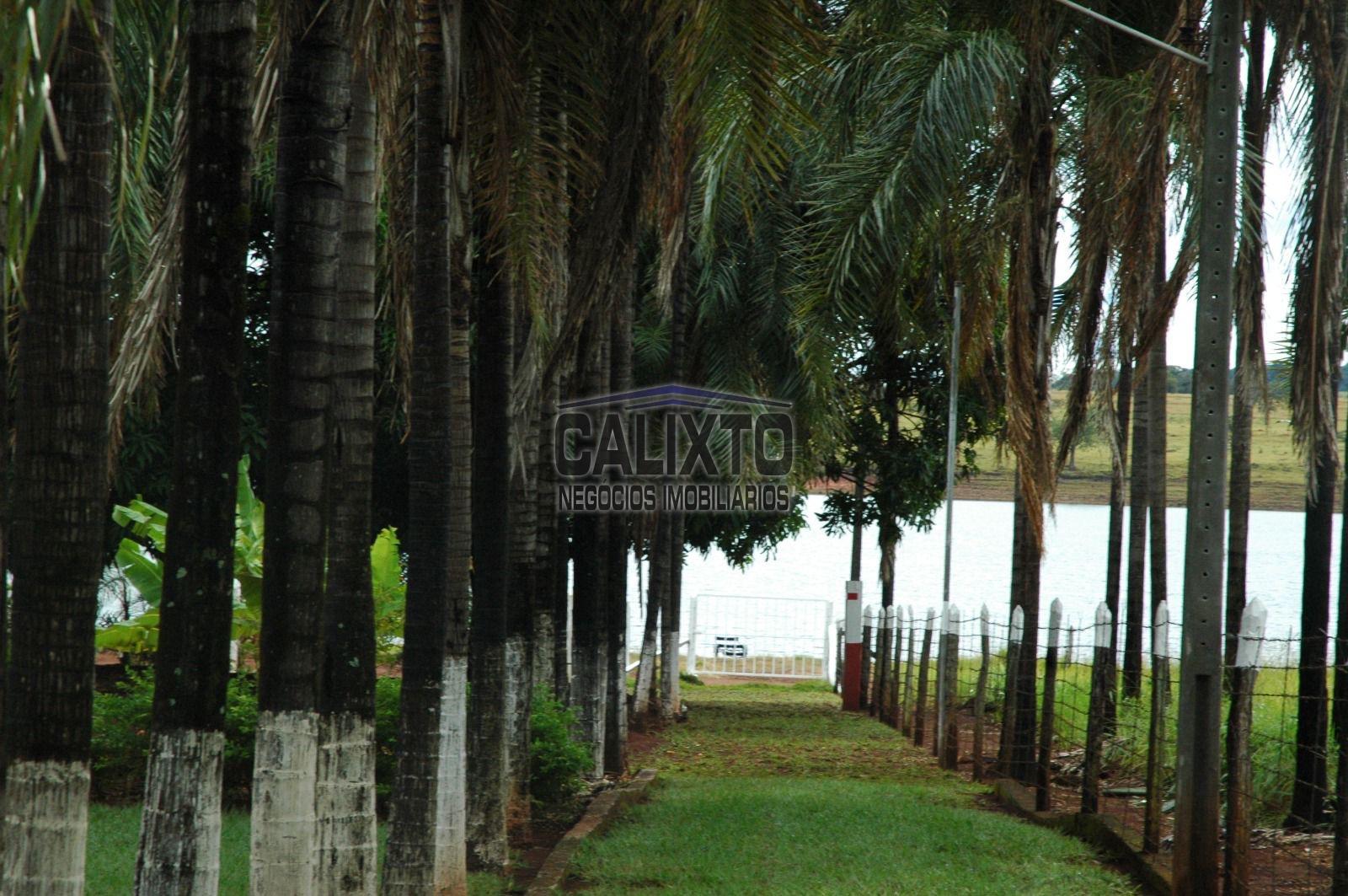 CHACARA A VENDA BEIRA DA REPRESA