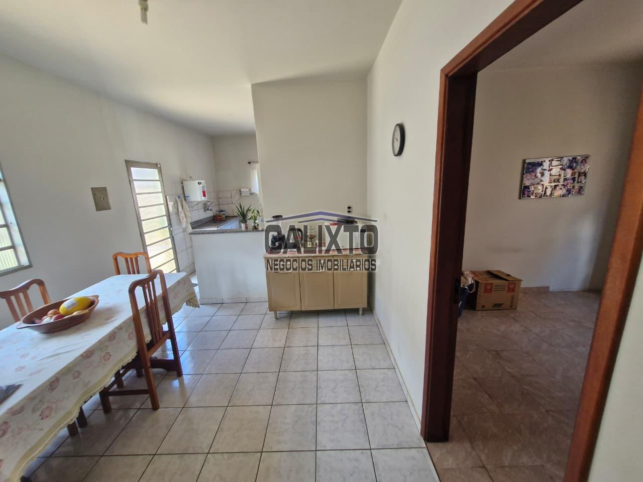 CASA BAIRRO JARDIM BRASILIA