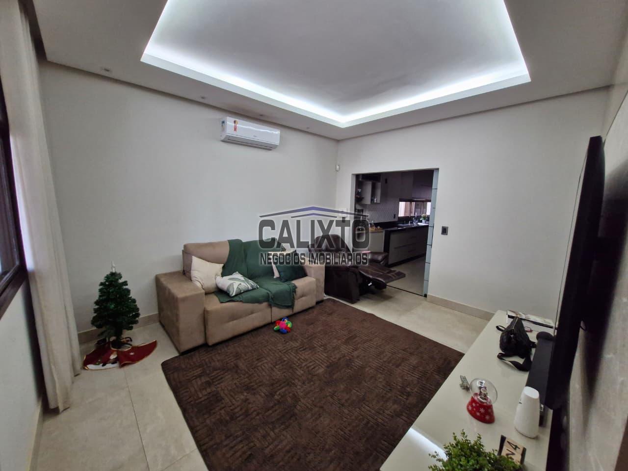 CASA BAIRRO JARDIM KARAIBA