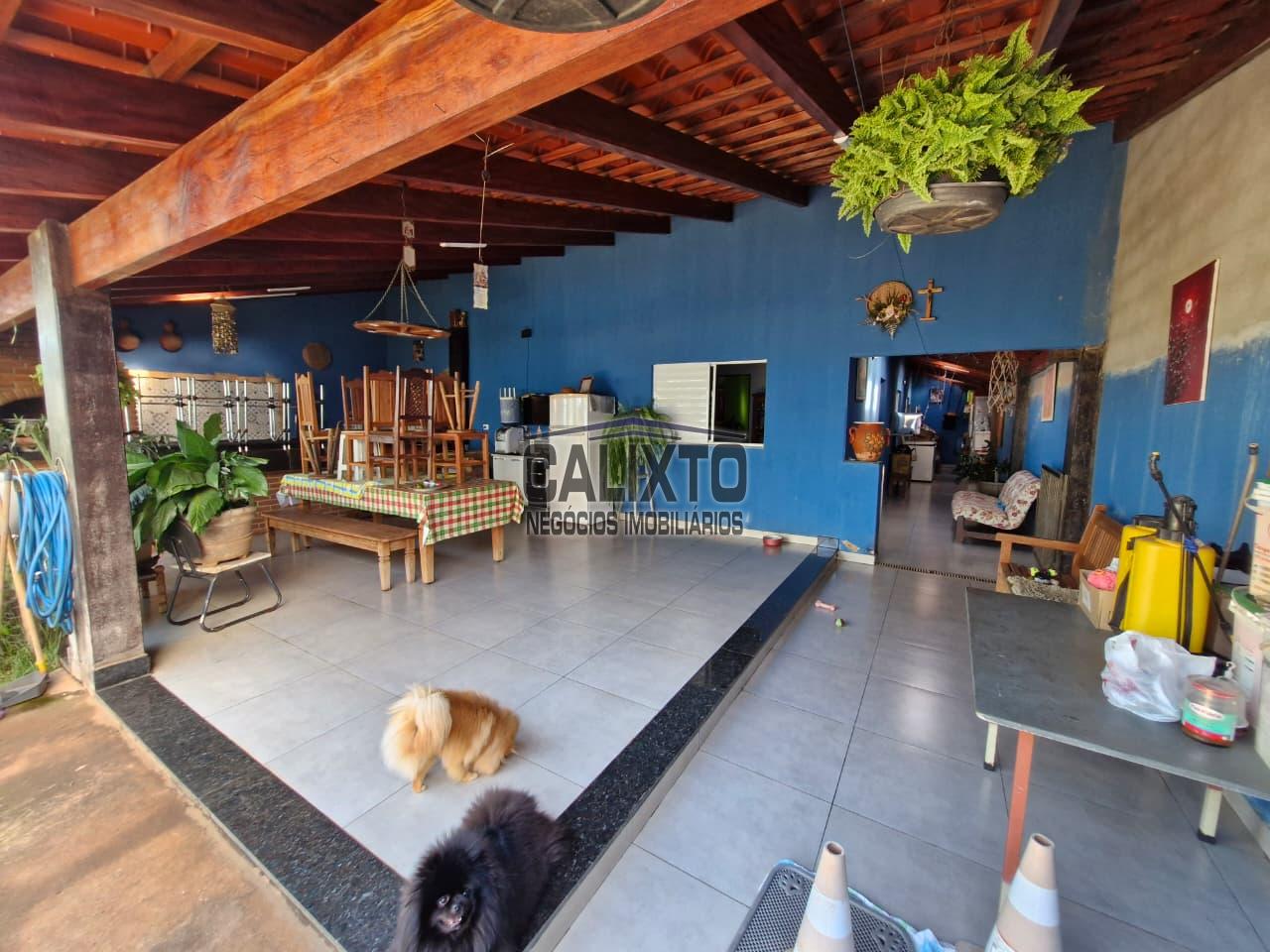 CASA BAIRRO SEGISMUNDO PEREIRA