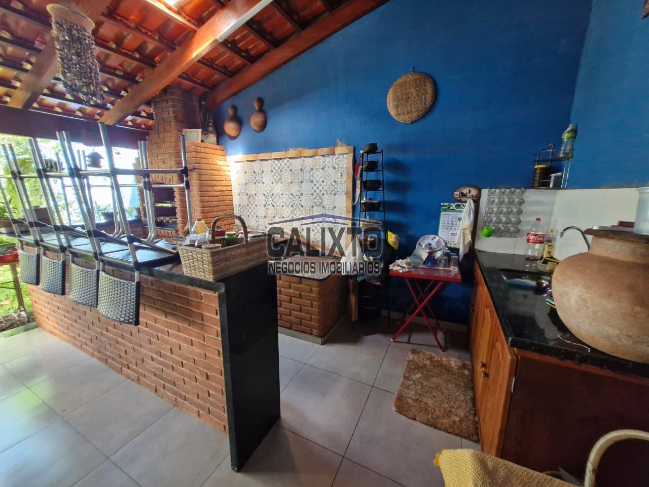 CASA BAIRRO SEGISMUNDO PEREIRA