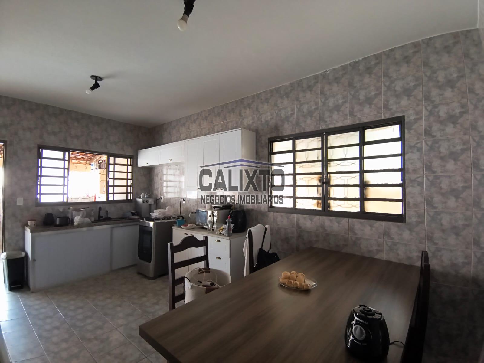 CASA BAIRRO SANTA MONICA