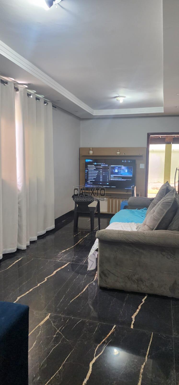 CASA BAIRRO LUIZOTE III