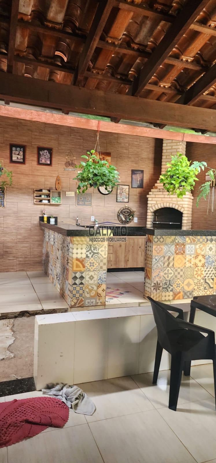 CASA BAIRRO LUIZOTE III