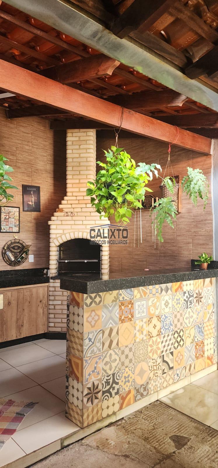 CASA BAIRRO LUIZOTE III