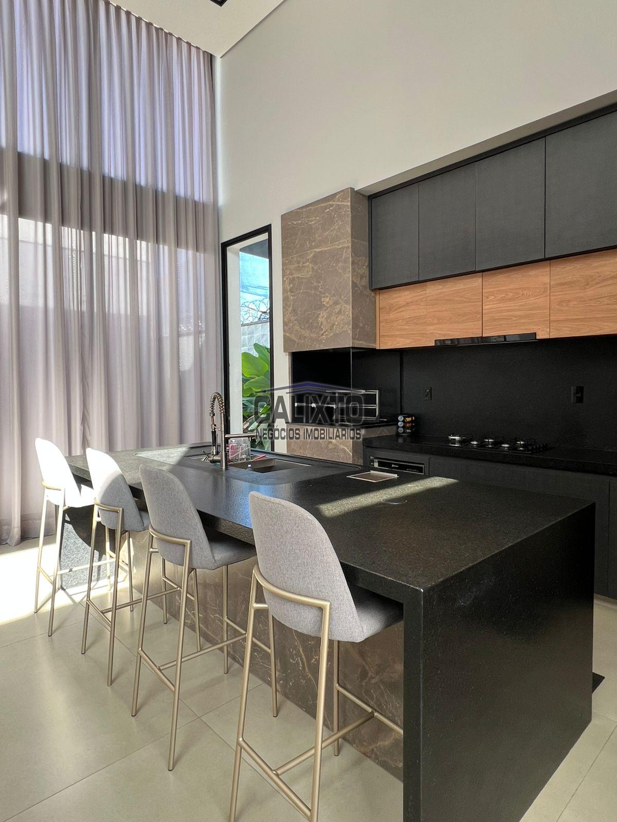 CASA BAIRRO PRAÇA ALTO UMUARAMA