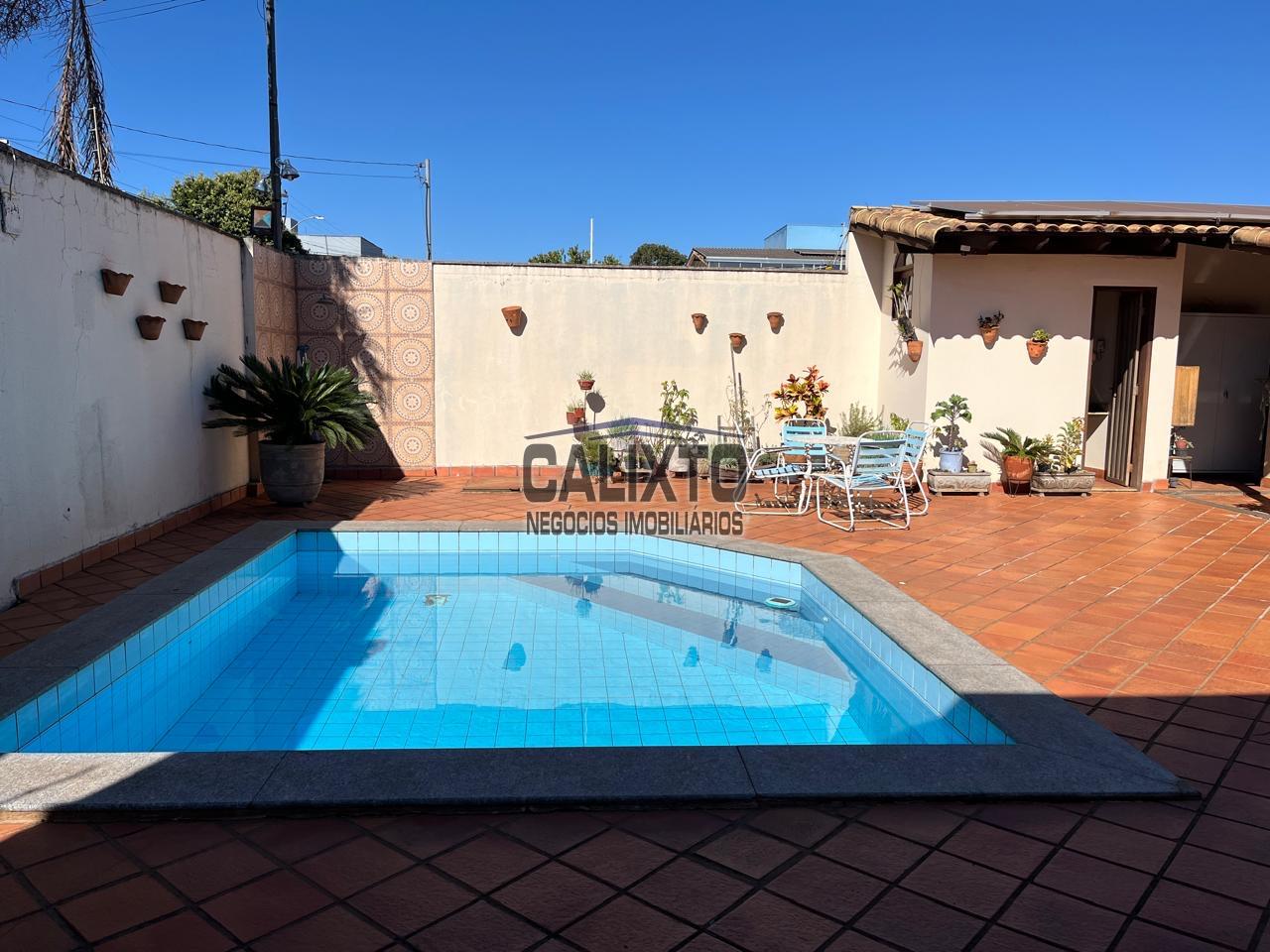 CASA BAIRRO SANTA MONICA