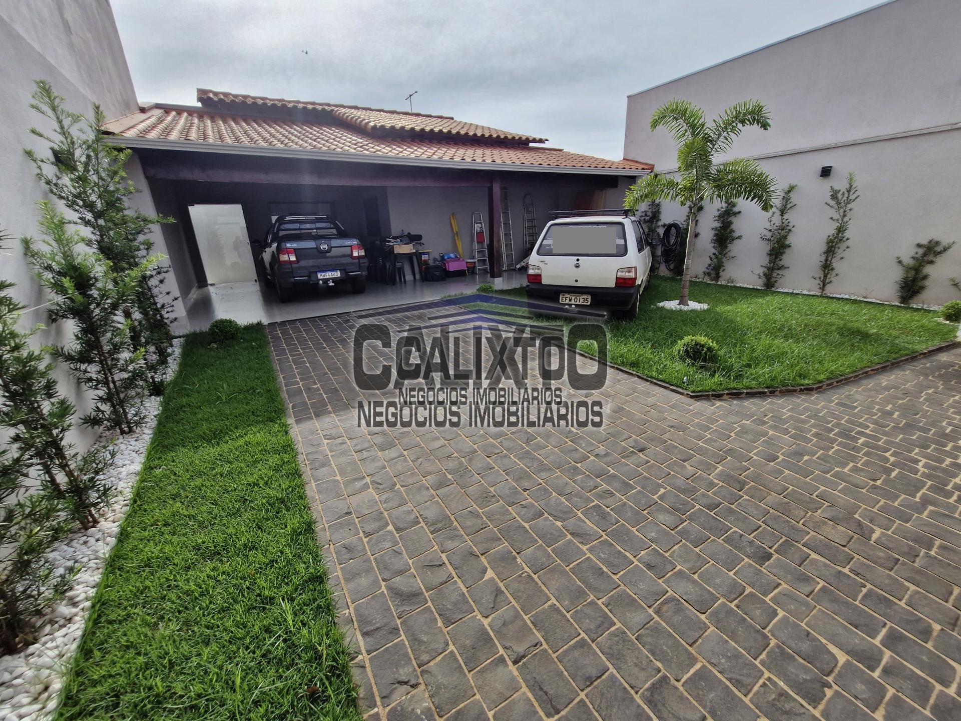 CASA ESTILO SOBRADO BAIRRO ROOSEVELT