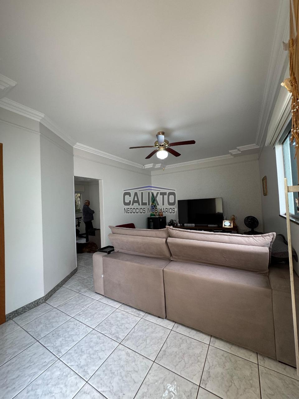 CASA BAIRRO SANTA MÔNICA