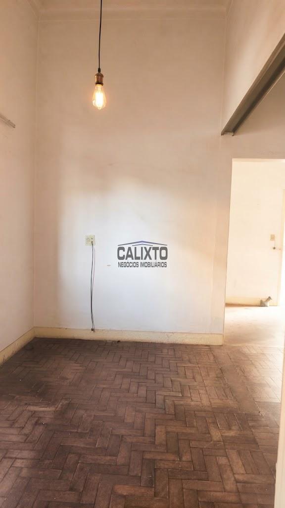 CASA  E CÔMODO COMERCIAL BAIRRO MARTINS