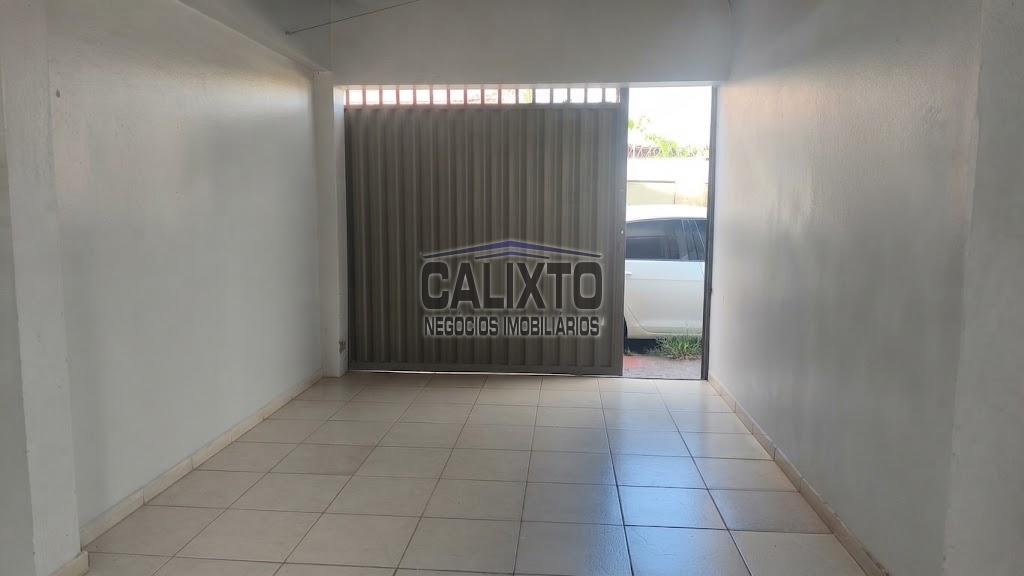 CASA  E CÔMODO COMERCIAL BAIRRO MARTINS