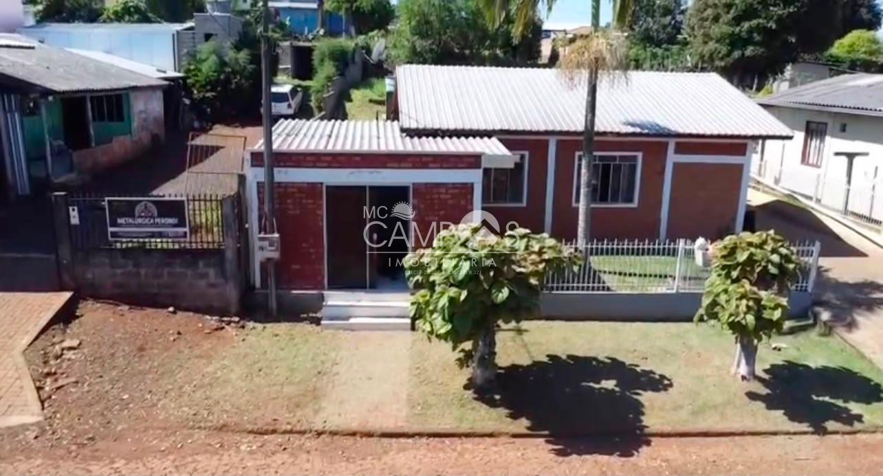CASA À VENDA NO CENTRO DE SÃO DE JORGE DO ESTE! LOTE COM 600 m²
