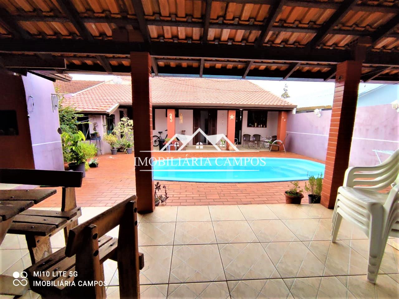 CASA COM PISINA E ÓTIMA LOCALIZAÇÃO, JD. GISELA, TOLEDO - PR
