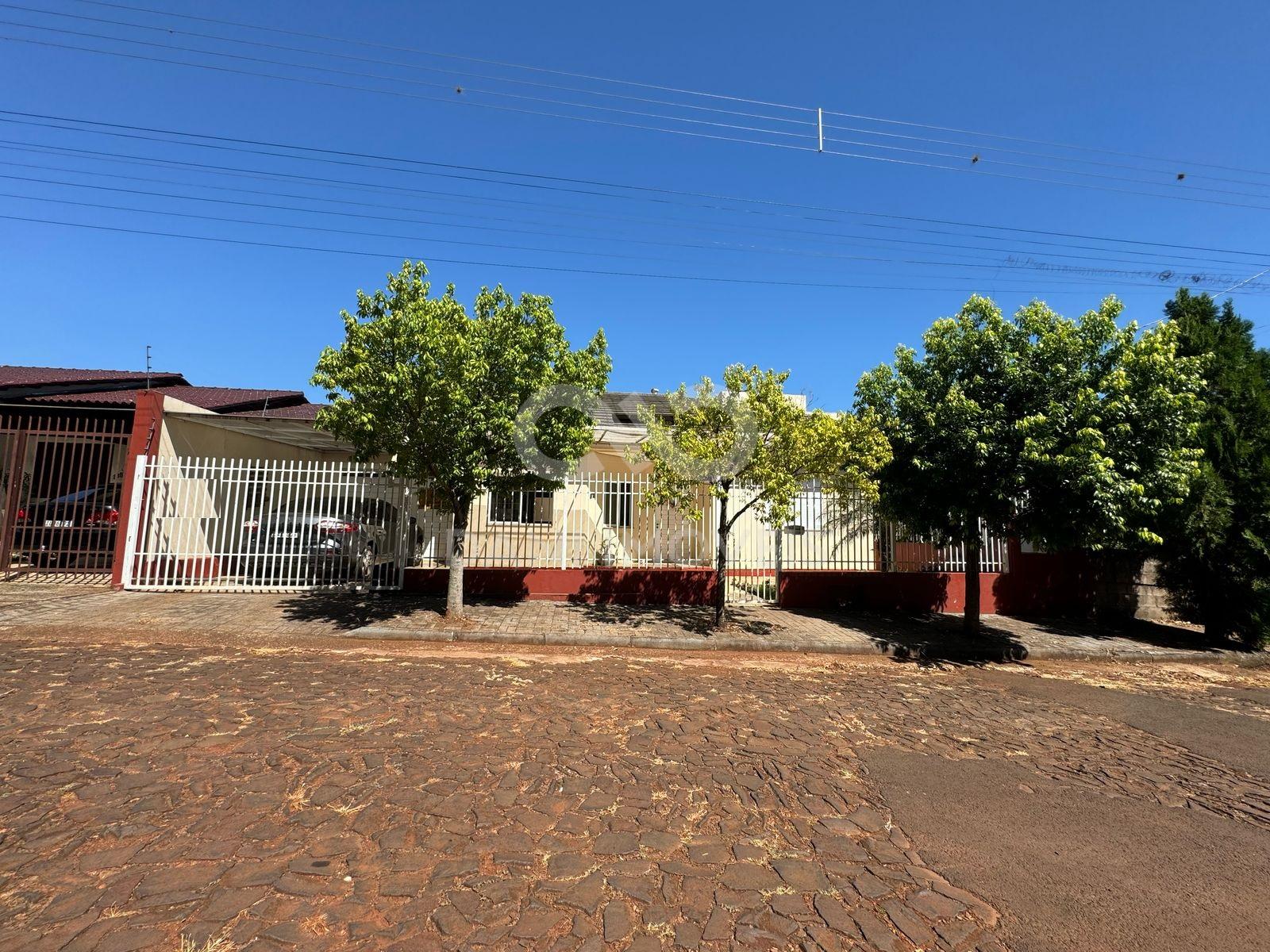 CASA COM PISCINA À VENDA, BAIRRO SAO GERALDO, IJUÍ - RS