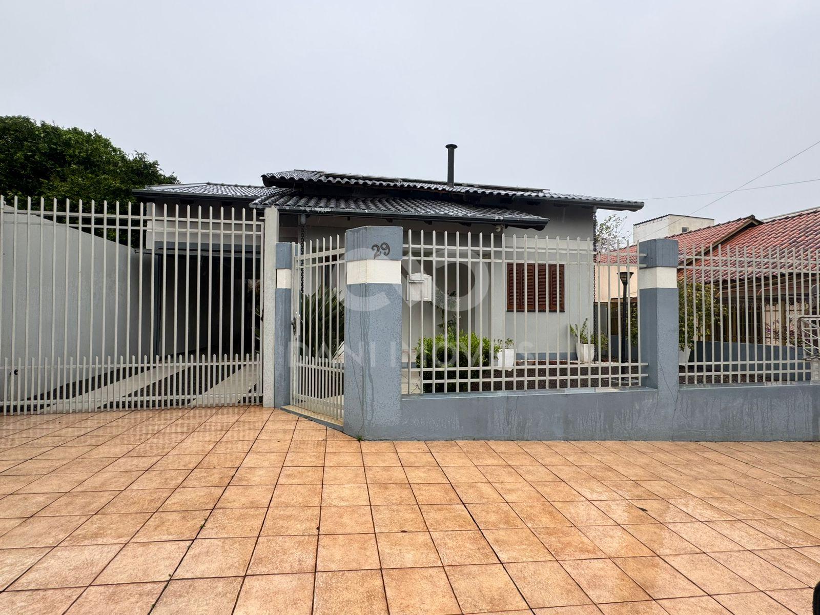CASA AMPLA À VENDA, BAIRRO SÃO GERALDO, IJUÍ-RS
