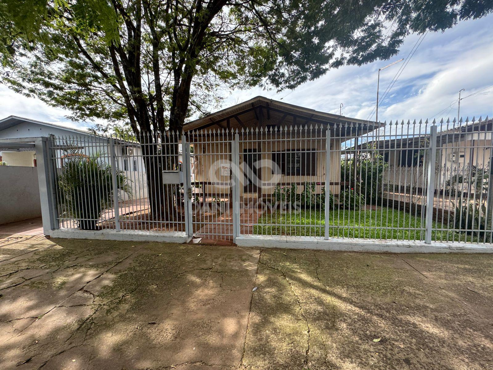 CASA DE MADEIRA A VENDA, CENTRO, PRÓXIMO A IMASA, IJUÍ-RS