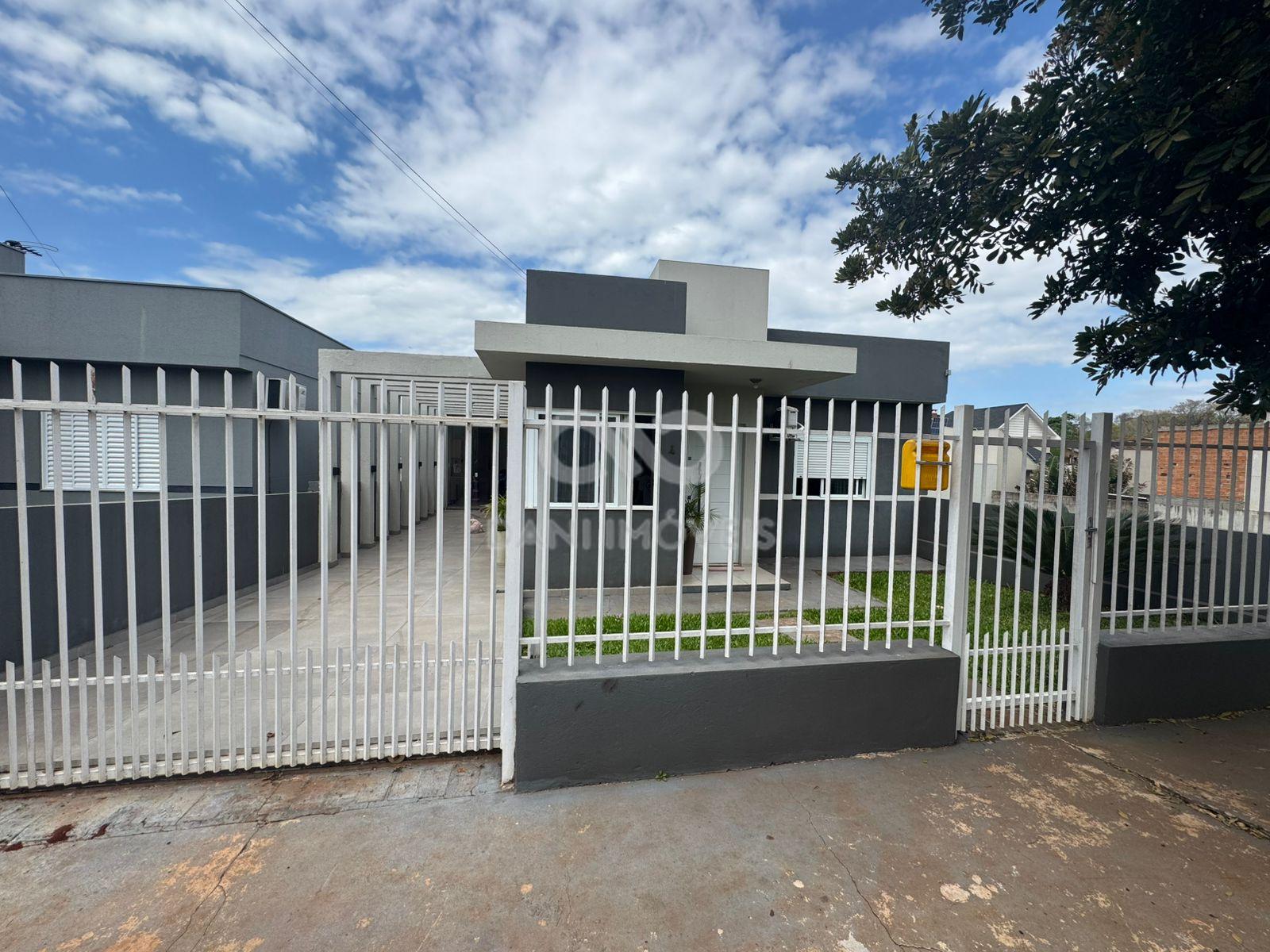 CASA SEMINOVA À VENDA, BAIRRO NOVO LESTE, IJUÍ - RS