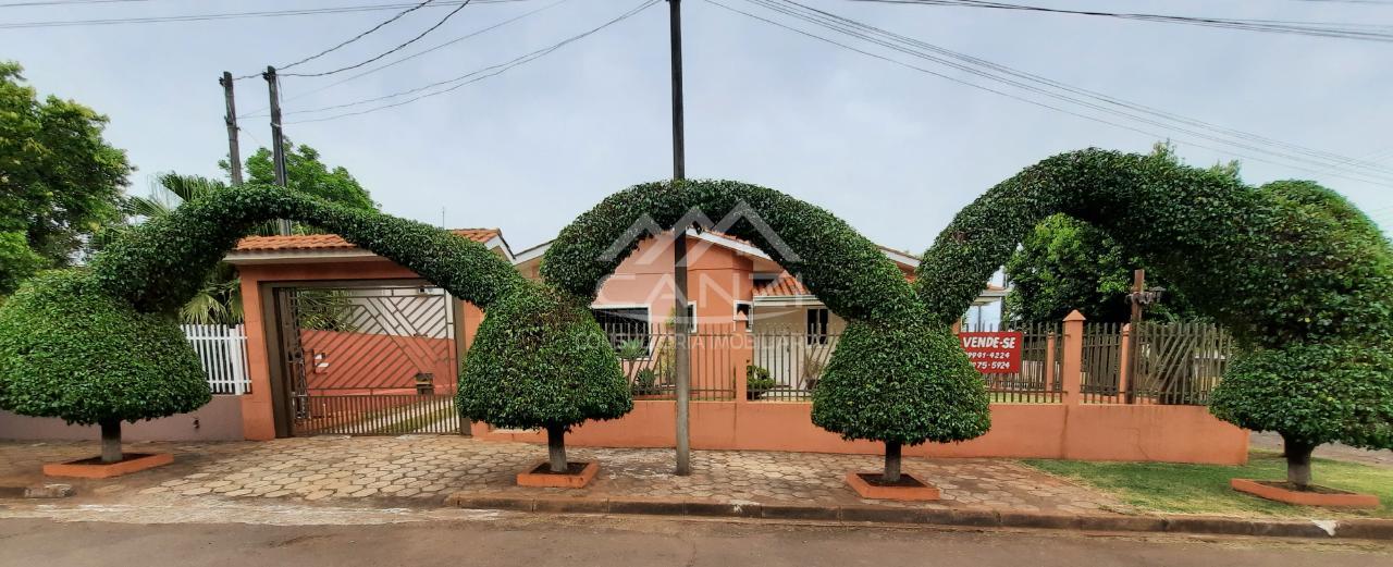 Casa de esquina com 180,00 m  para venda, localizada no bairro Centro