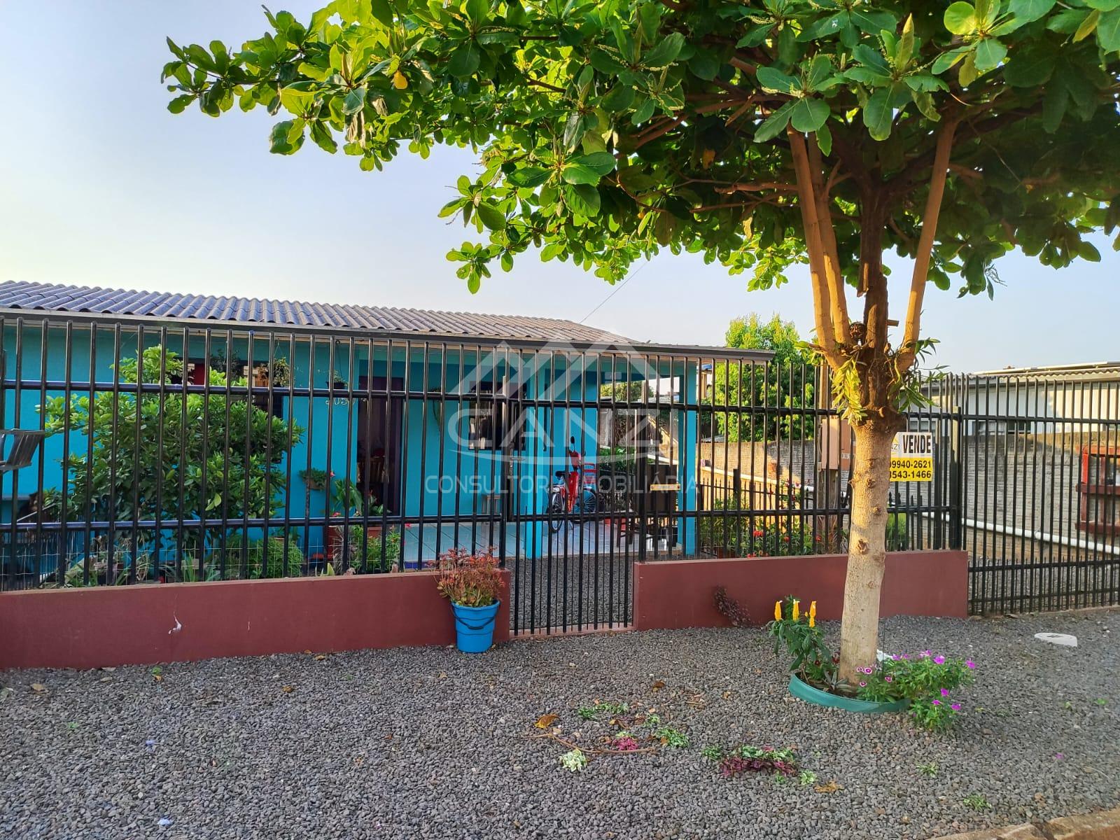 Vende-se casa no Bairro So Jos, Prximo ao P.A., Praa e Supermercado.