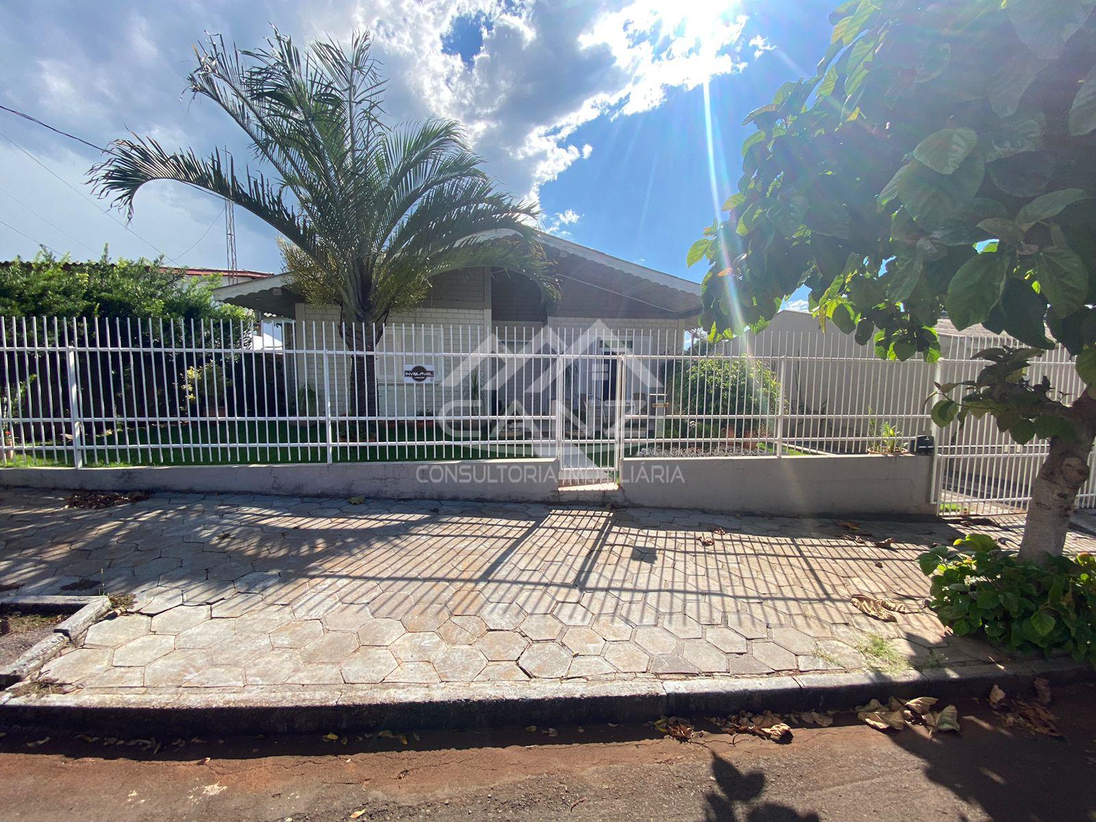 VENDE-SE CASA, LOCALIZADA NO BAIRRO JOO PAULO II - REALEZA PR.