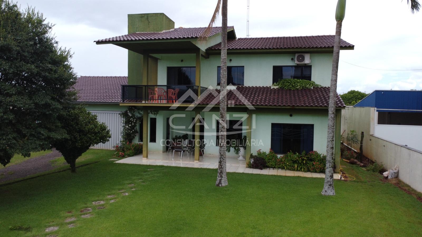 Casa para venda com 312m  no centro em Santa Izabel do Oeste