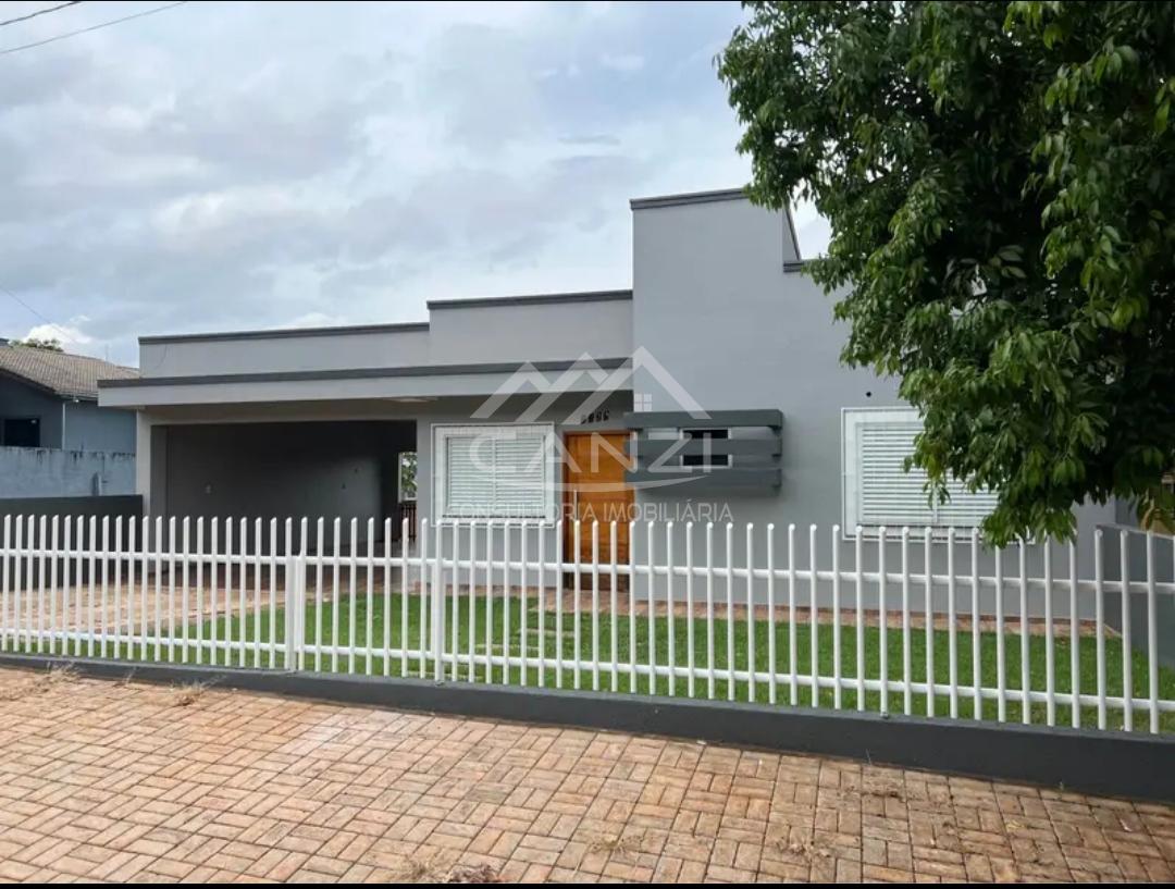 Excelente casa centro cvico, aproximadamente 100m  construda e sobra de terreno