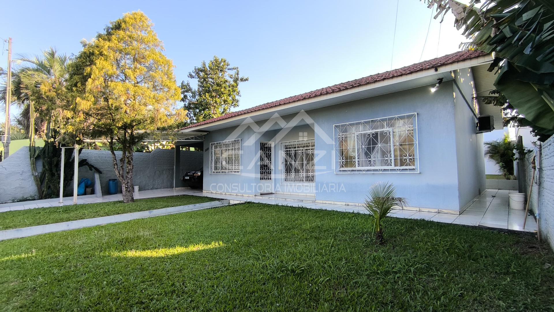 Casa no centro com piscina
